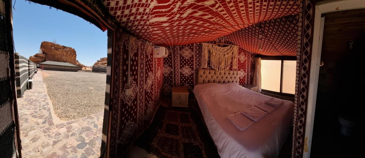 Готель Obeid'S Bedouin Life Camp Ваді-Рам Екстер'єр фото