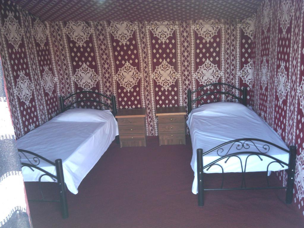 Готель Obeid'S Bedouin Life Camp Ваді-Рам Екстер'єр фото