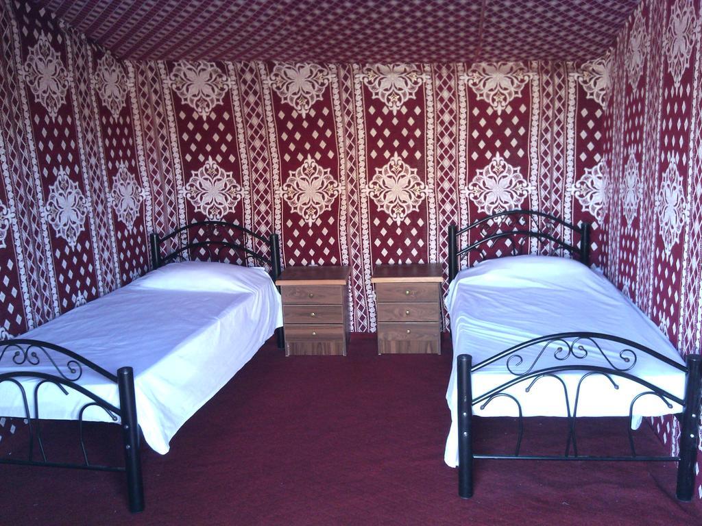 Готель Obeid'S Bedouin Life Camp Ваді-Рам Екстер'єр фото