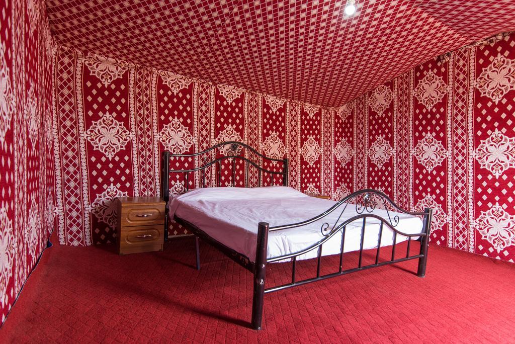 Готель Obeid'S Bedouin Life Camp Ваді-Рам Екстер'єр фото