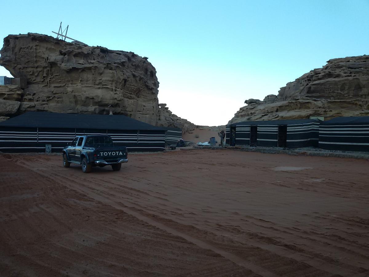 Готель Obeid'S Bedouin Life Camp Ваді-Рам Екстер'єр фото
