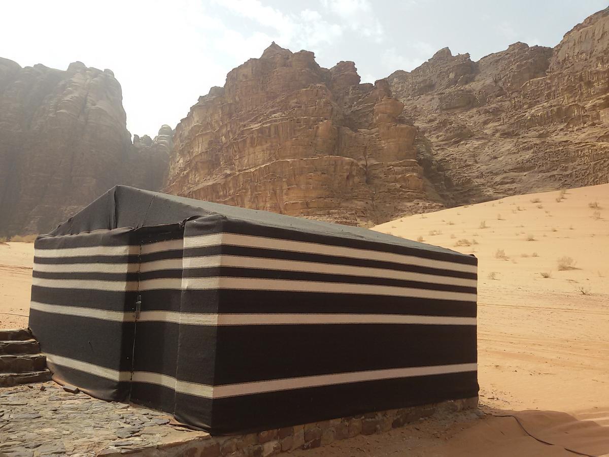 Готель Obeid'S Bedouin Life Camp Ваді-Рам Екстер'єр фото