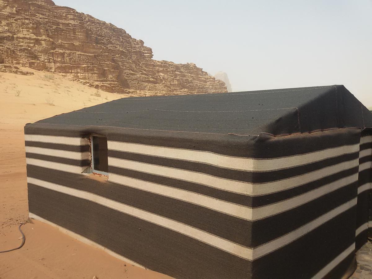 Готель Obeid'S Bedouin Life Camp Ваді-Рам Екстер'єр фото