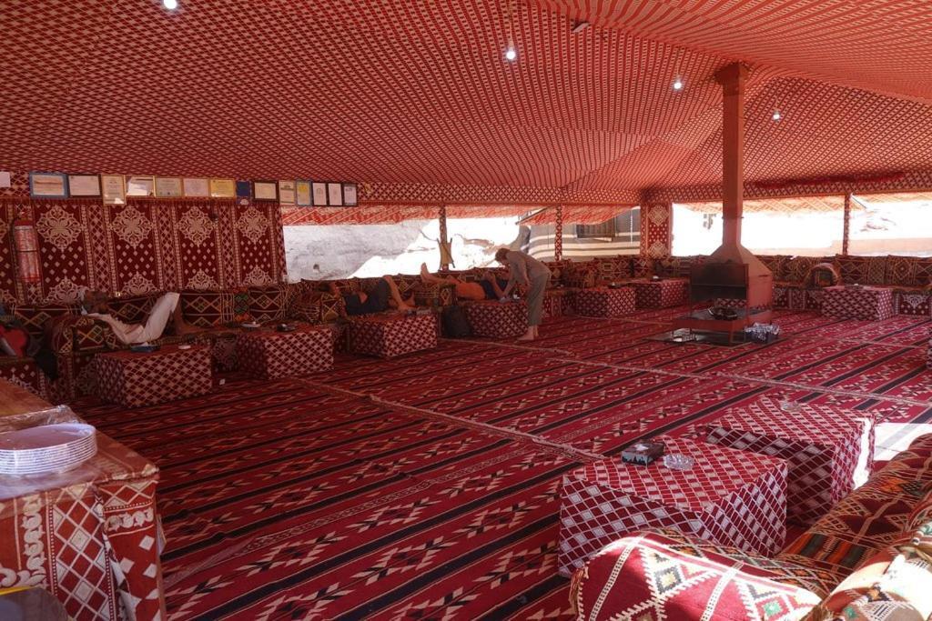 Готель Obeid'S Bedouin Life Camp Ваді-Рам Екстер'єр фото